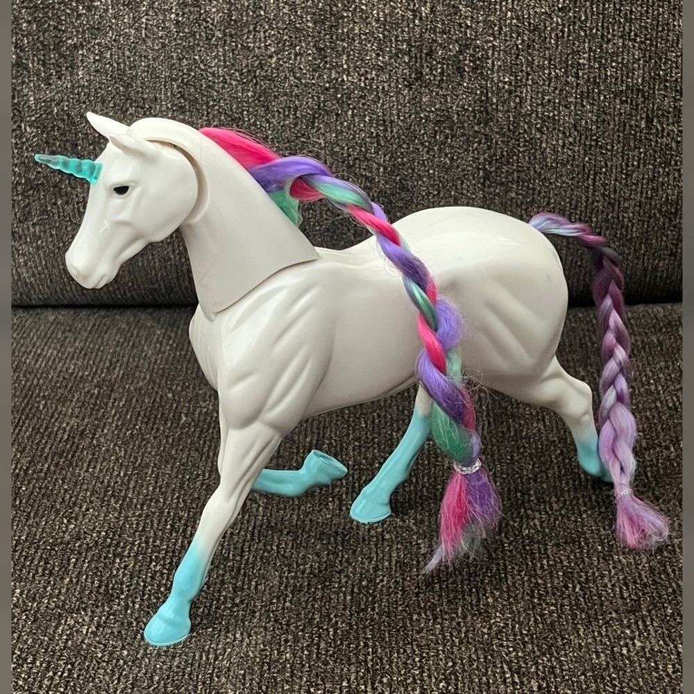 Blue Ribbon Champions Unicorn Fantasy Toy Horse with Sounds